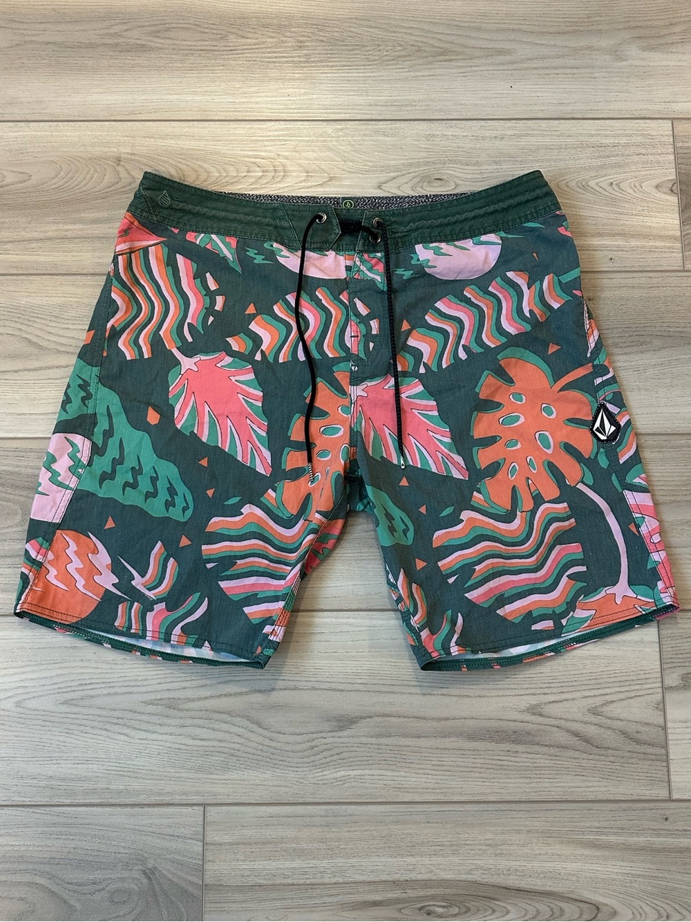 VTG Volcom Swimming Trunks, Size: 34
